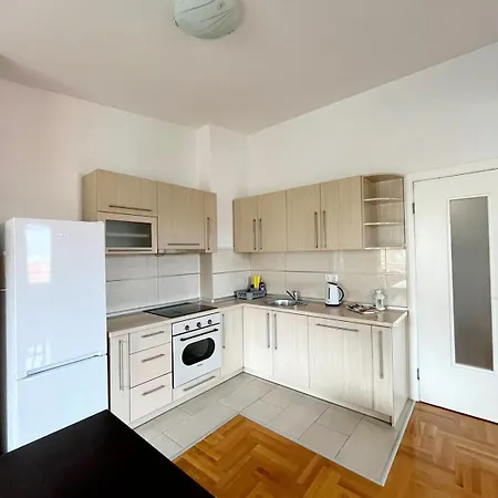 Apartment Family House *